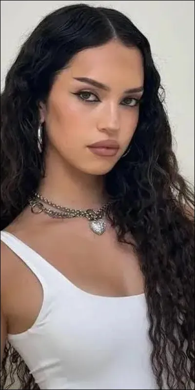 Daniela est-elle en couple ?