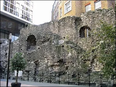 Qui fonde Londres il y a presque deux mille ans ?