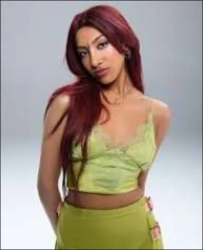 Quel est le nom de famille de Lara ?