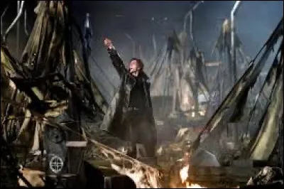 Comment sappelle le sortilège que Barty Croupton Jr. a utilisé dans le camping de la finale de la Coupe du monde de Quidditch, après que tout le monde soit parti ?