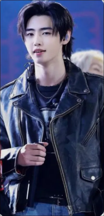 Comment s'appelle le chien de Sunghoon ?