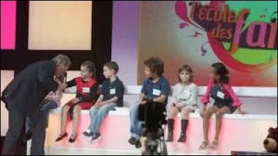 Lequel de ces animateurs a présenté "L'Ecole des fans" pendant plus de 20 ans (1977-1998) ?