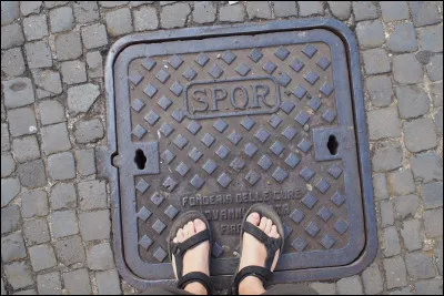 Oui, j'ai de belles sandales mais... o&ugrave; suis-je ?