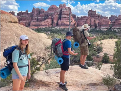 Aimes-tu les aventures ? (Comme les voyages ou les villages...)