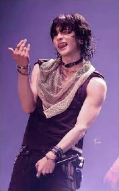 Est-ce que tu veux qu�il fasse une pose avec ses doigts ?