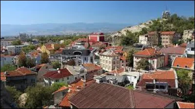 Quelle est après Sofia, la deuxième ville de Bulgarie avec 320 000 habitants ?