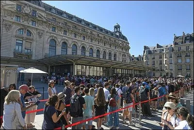 Quelle motivation pousse les grands musées à pulvériser les records de fréquentation ?