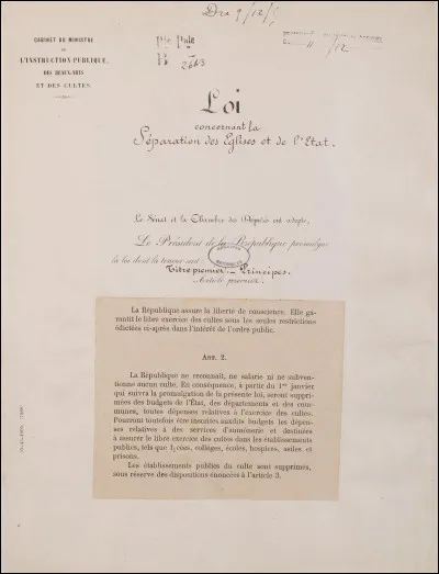 Le titre de la loi originale de 1905 comporte l'expression "...séparation des Églises..." : pourquoi ce pluriel ?