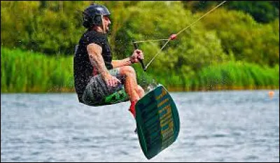 Le ski nautique est une discipline olympique depuis 1976.