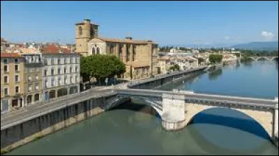 En Is&egrave;re s'y trouve la commune de Romans-sur-Is&egrave;re.