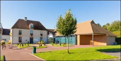 Dans l'Orne s'y trouve la commune de Amay&eacute;-sur-Orne.