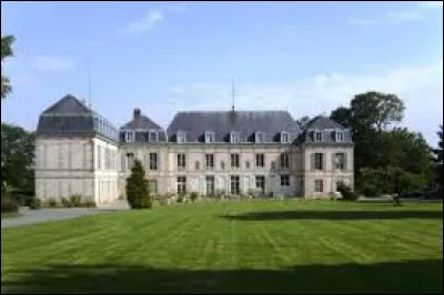 Notre promenade prend fin dans le Hurepoix, au château de Villebon-sur-Yvette. Ville francilienne, dans l'arrondissement de Palaiseau, elle se situe dans le département ...