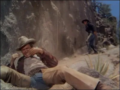 Pourquoi le personnage de James Stewart tombe-t-il ?