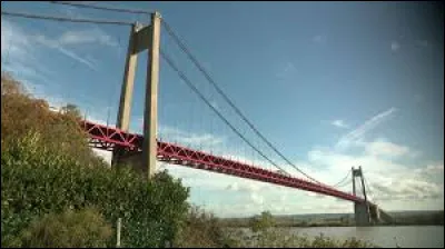 Dans quelle r&eacute;gion peut-on traverser le pont de Tancarville ?