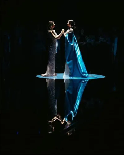 Quel pays a remporté pour la troisième fois le prix du meilleur costume national ?