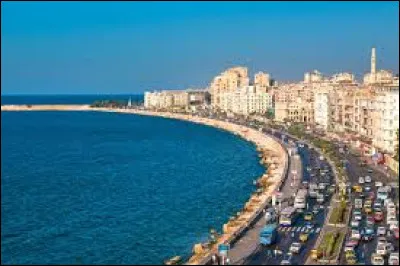 Quelle est la deuxi&egrave;me ville d'Egypte avec 5,3 millions d'habitants ?