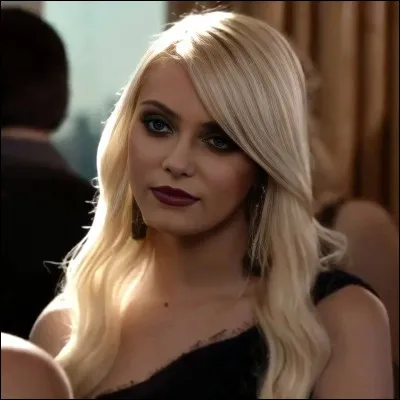 Quel est le surnom de Jenny donn&eacute; par Gossip Girl ?