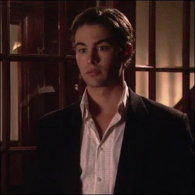 Avec qui Nate est-il d&eacute;j&agrave; sorti ou a-t-il d&eacute;j&agrave; eu un rapport ?