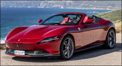 Ah, la Dolce Vita ! L'art de vivre &agrave; l'italienne ! Parmi les clich&eacute;s sur cet art, la ville de Rome en est le symbole et la voiture en illustration lui rend hommage. Appel&eacute; Roma, ce cabriolet est une interpr&eacute;tation moderne de la Dolce Vita. Qui est le constructeur de la Roma ?