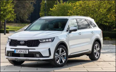 Vendu sous le nom de Sorento, ce SUV adopte une orthographe presque identique &agrave; celle de la ville italienne de Sorrente. Outre ce nom &agrave; consonance latine, ce mod&egrave;le nous vient d'une contr&eacute;e o&ugrave; le soleil se l&egrave;ve en premier. Qui a produit ce SUV ?