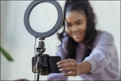 Tu d&eacute;cides de devenir influenceur/influenceuse, dans quoi te sp&eacute;cialises-tu ?