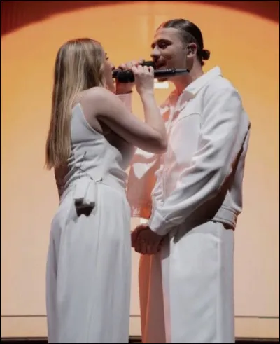 Quel est le titre qui a marqu&eacute; son aventure avec un de ses camarades ?