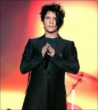 Chanteur qui 'demande  la lune ' et ce 'Trois nuits par semaine', c'est Nicolas ...