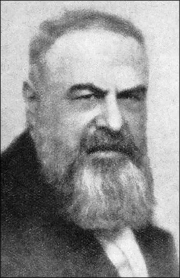 Quel est cet auteur qui a crit :  En 1914, on disait  on les aura , eh bien maintenant, on les a.  ?