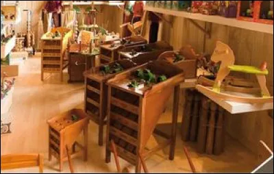 Quelle est l'ann&eacute;e de cr&eacute;ation des premiers jeux en bois par l'entreprise Jorelle ?