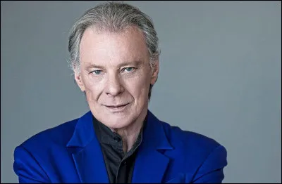 ... est l'homme sur la photo.