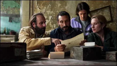 Lequel de ces films, durant 2 heures, raconte une histoire en 2024 et une autre en 1895 ?