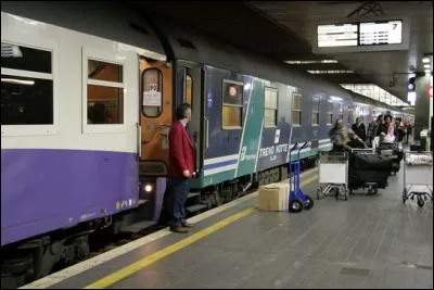 Le train Palatino relie...