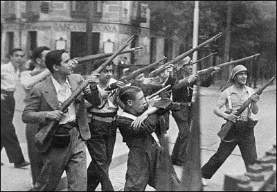 Qui a combattu aupr&egrave;s des r&eacute;publicains espagnols en 1936 ?