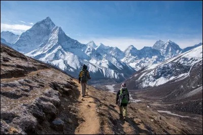 Vrai ou faux : Le Mont Everest est la plus haute montagne du monde.