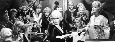 De quel film provient cette r&eacute;plique : �Je suis un homme ! - Eh bien... personne n'est parfait.� ?