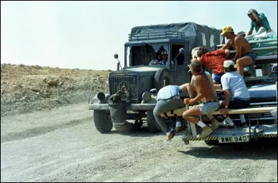 De quel film provient cette r&eacute;plique : �J�ignorais que tu savais piloter un avion. - Piloter, oui. Atterrir, non.� ?