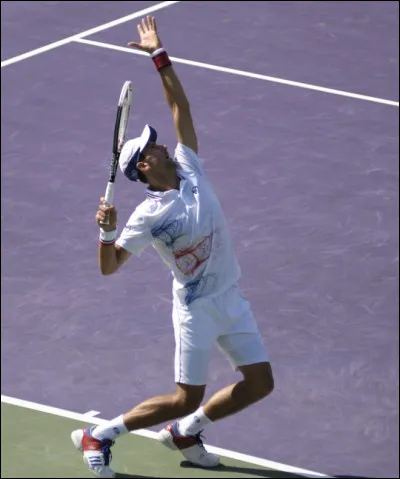 &Agrave; quelle vitesse a &eacute;t&eacute; frapp&eacute; le service le plus puissant de l'histoire du tennis ?