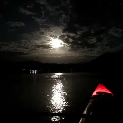 Vrai ou faux : La Lune produit sa propre lumi&egrave;re.