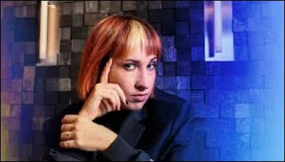 Qui a une chanson titr&eacute;e "Suzanne" ?