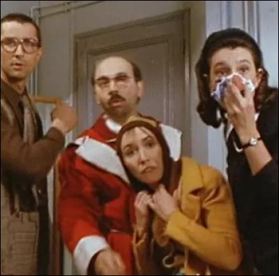 Dans "Le P&egrave;re No&euml;l est une ordure" sorti en 1982, quelles sp&eacute;cialit&eacute;s venant de son pays offre Mr Preskovitch &agrave; Th&eacute;r&egrave;se et Pierre ?