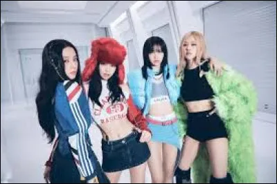 Les Blackpink ont chant&eacute; avec Miley Cyrus pour la chanson "Ice Cream".