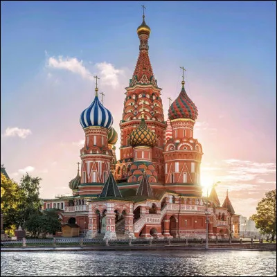 Dans quel pays peut-on visiter la cath&eacute;drale Saint-Basile-le-Bienheureux ?