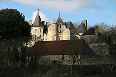 Notre balade prend fin au ch&acirc;teau du Fou, &agrave; Vouneuil-sur-Vienne. Ville de l'aire d'attraction Ch&acirc;telleraudaise, elle se situe dans le d&eacute;partement ...