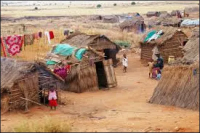 A Madagascar, selon la tradition coutumi&egrave;re, que doit faire le grand-p&egrave;re apr&egrave;s la circoncision de son petit-fils ?