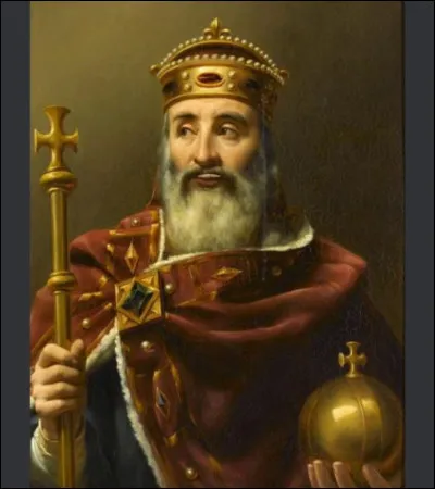 Qui est consid&eacute;r&eacute; comme le fondateur de l�Empire carolingien ?