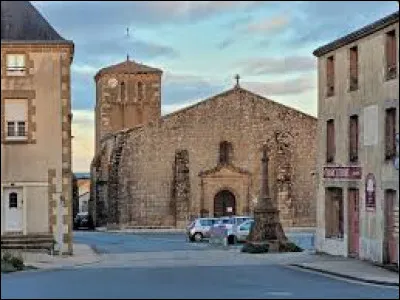 Voici l'&eacute;glise Notre-Dame-des-Collines, aux Epesses. Ville de l'arrondissement de La Roche-sur-Yon, elle se situe das le d&eacute;partement ...