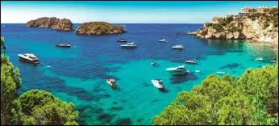 Est-ce que l'eau de la M&eacute;diterran&eacute;e contient plus ou moins de sel que l'eau de l'Atlantique ?