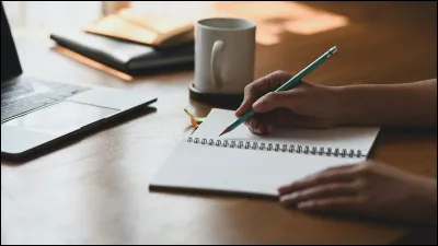 Dans cette liste, quelle chanson des ann&eacute;es 80 a &eacute;t&eacute; &eacute;crite par Didier Barbelivien ?