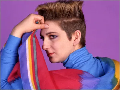 &Agrave; quel/quelle artiste fut propos&eacute;e la chanson "Voyage, Voyage" avant qu'elle revienne finalement &agrave; Desireless ?