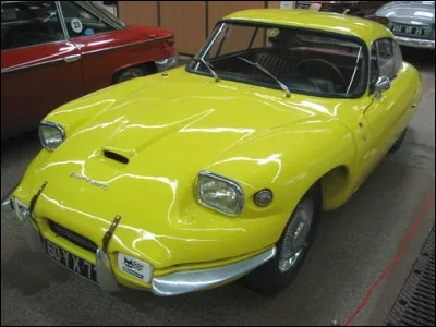 Sur quel mod&egrave;le assez rare retrouve t-on ces optiques rectangulaires en 1962 ?